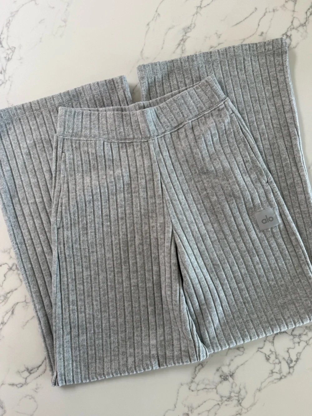 Alo Yoga Ribbed Take Comfort Wide-Leg Pants - Athletic Heather Grey - Size Small